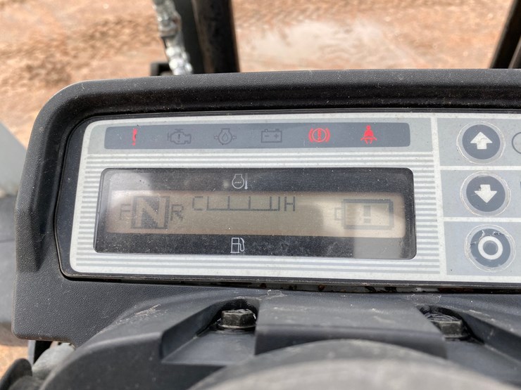 #1161-•-unicarriers-3,450-lbs-lp-forklift-image-33