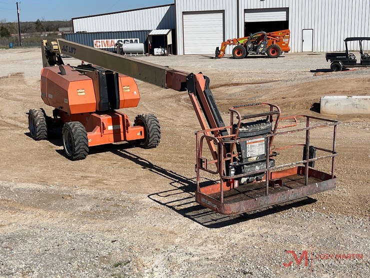 2017-jlg-800aj-image-4