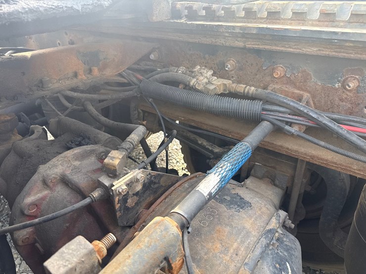 2007-mack-cl733-image-52