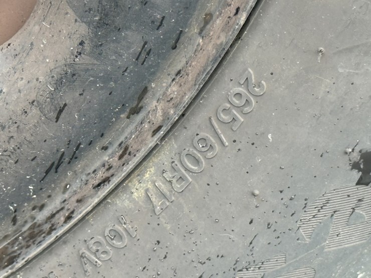 2013-chevrolet-tahoe-image-16