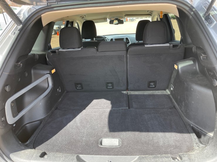 2014-jeep-cherokee-image-28