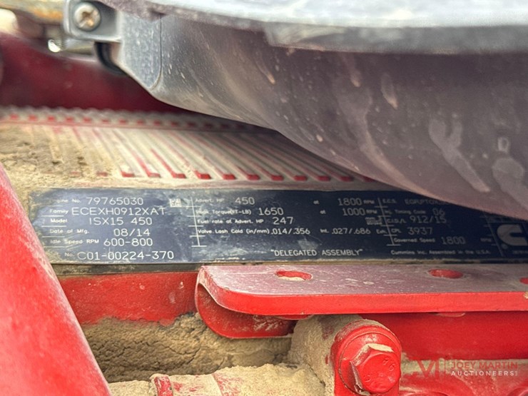 2015-freightliner-day-cab-truck-tractor-image-16