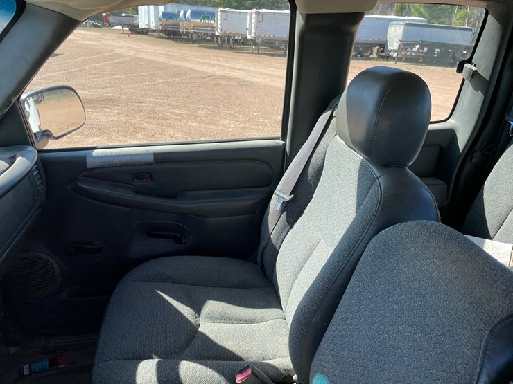 2006-chevrolet-2500-image-26