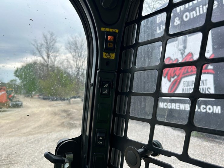 2024-bobcat-t770-image-22