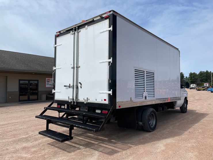 2009-ford-e450-image-5