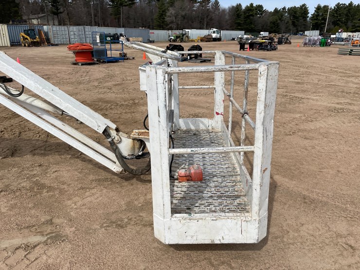 #1109-•-2008-snorkel-47j-boom-lift-image-8