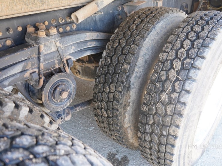 2018-mack-granite-gu713-image-54