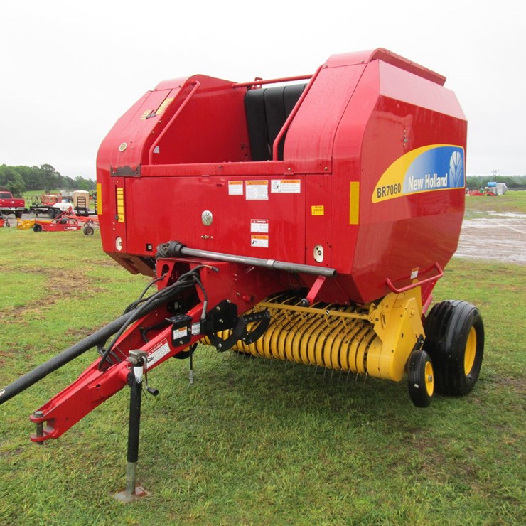 NEW HOLLAND BR7060