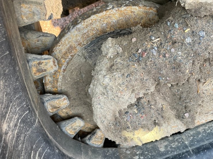 2005-bobcat-t300-image-17