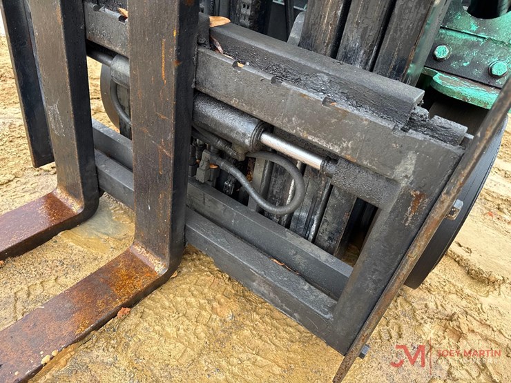 mitsubishi-fgc18-straight-mast-forklift-image-5