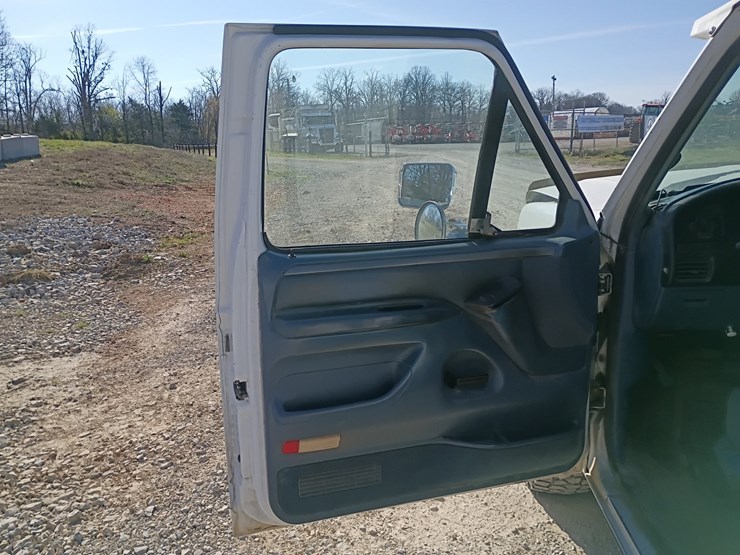1995-ford-f250-image-27