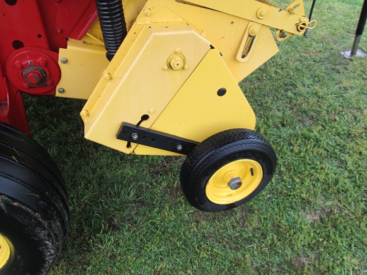 new-holland-br7060-image-21