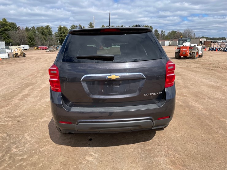 2016-chevrolet-equinox-lt-image-4