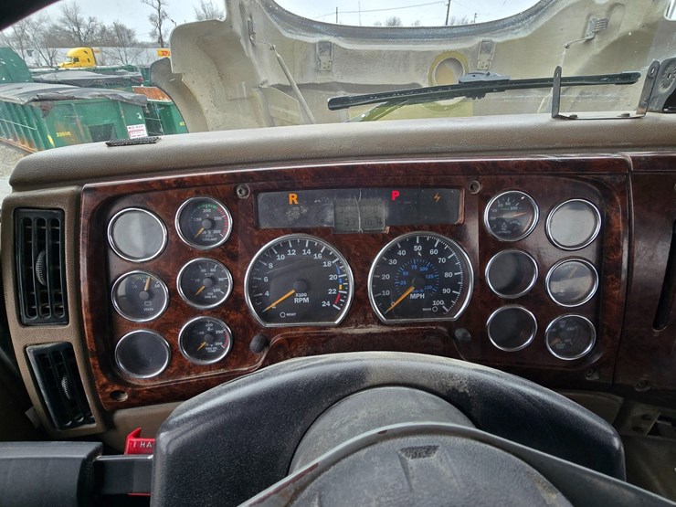 #22589-•-2006-mack-cv713-granite-roll-off-truck-image-53