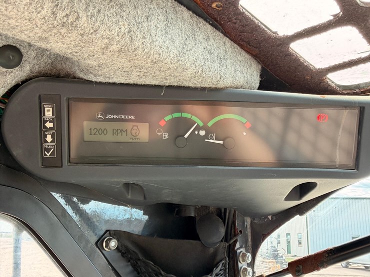 2014-deere-328e-image-19