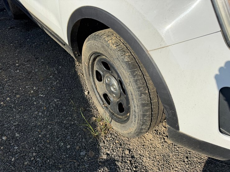 2017-ford-explorer-image-9