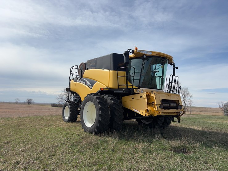 2006-new-holland-cr970-image-3