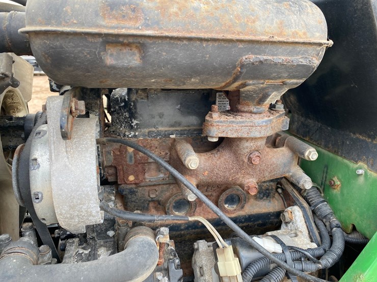 john-deere-4110-image-33