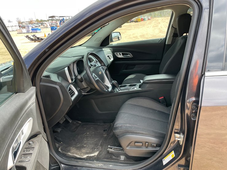 2016-chevrolet-equinox-lt-image-28