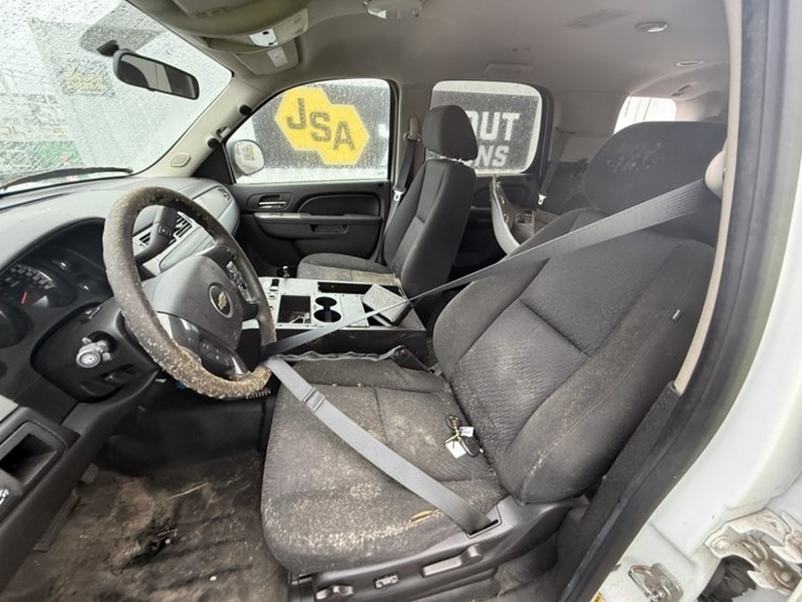 2013-chevrolet-tahoe-image-22