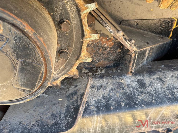 2018-deere-333g-image-11