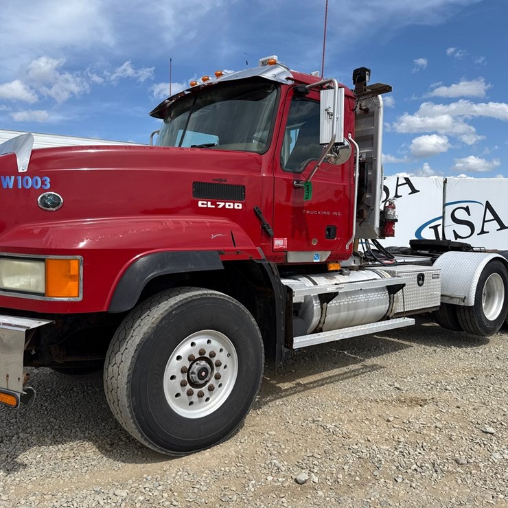 2007 MACK CL733