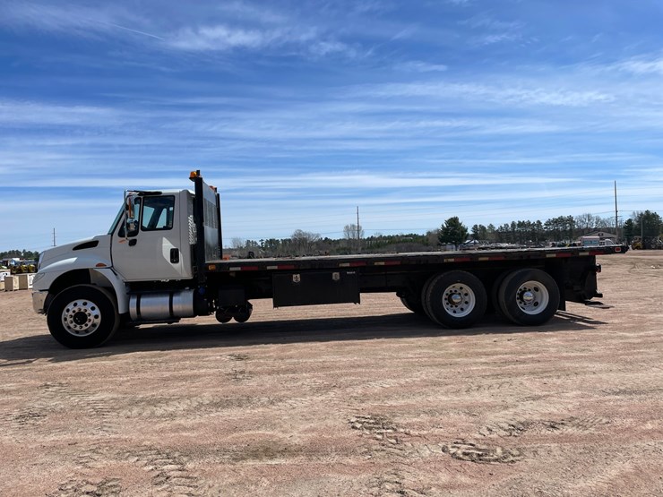 2016-international-durastar-4400-image-11