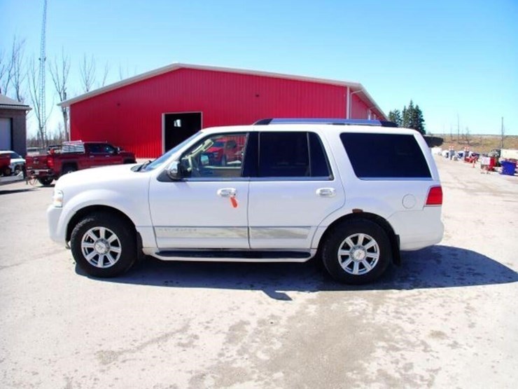 2009-lincoln-navigator-image-8