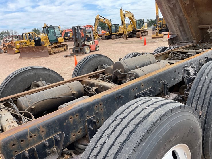 2005-caterpillar-c13-image-22