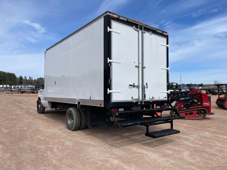 2009-ford-e450-image-7