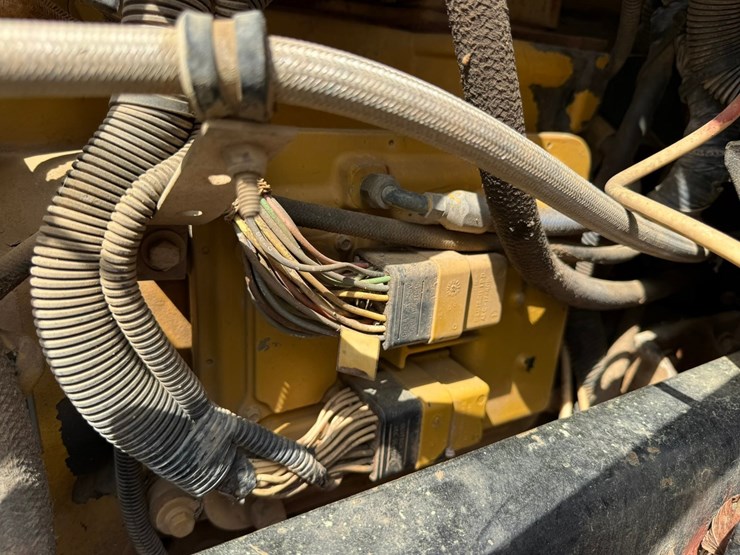 1998-freightliner-108sd-plus-image-39