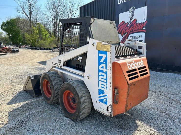 bobcat-742b-image-2