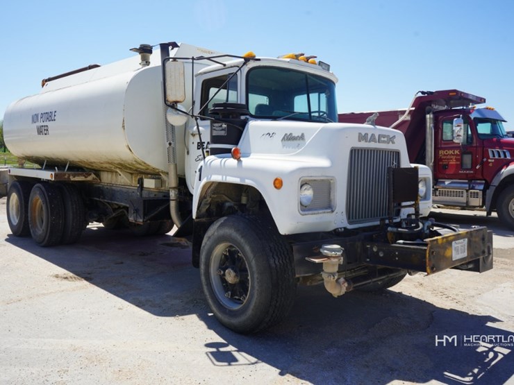 1985-mack-dm686s-image-3