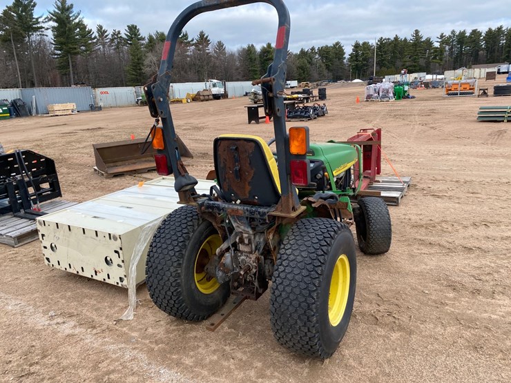 john-deere-4110-image-6