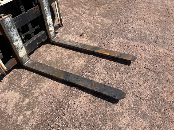 #1137-•-yale-4,000lb-lp-forklift-image-9