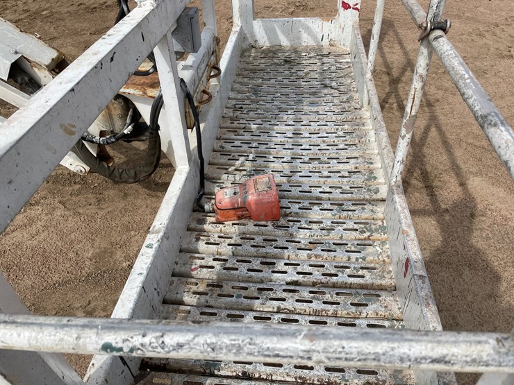 #1109-•-2008-snorkel-47j-boom-lift-image-10