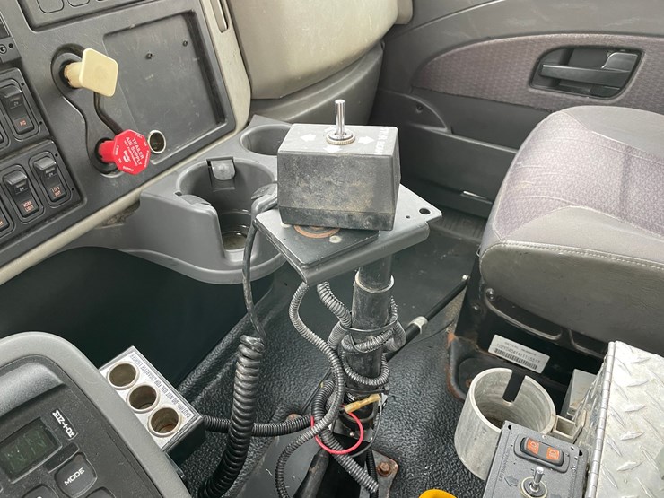 2012-international-durastar-4400-image-77