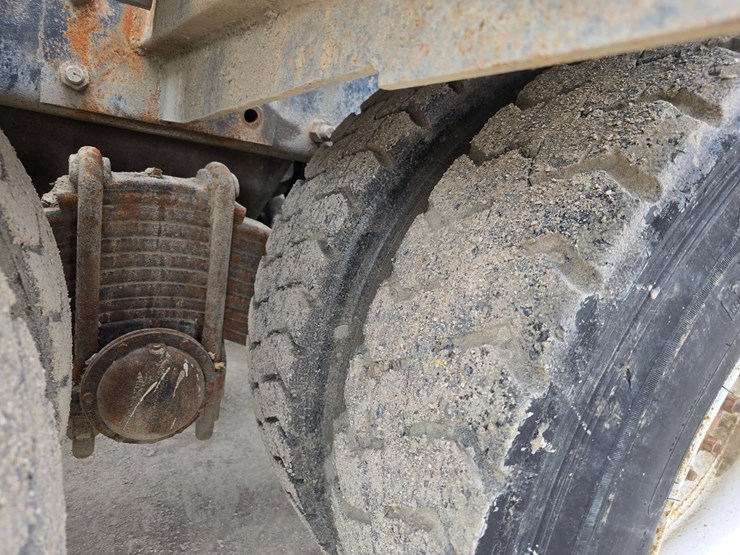 #22589-•-2006-mack-cv713-granite-roll-off-truck-image-86