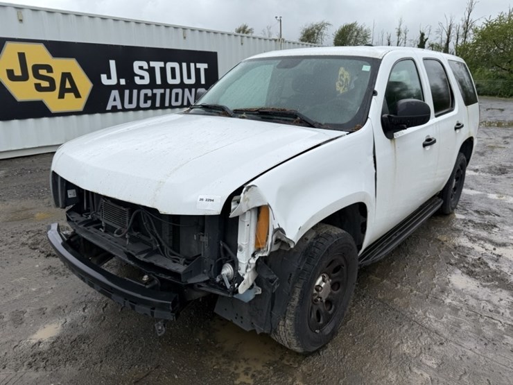 2013-chevrolet-tahoe-image-1