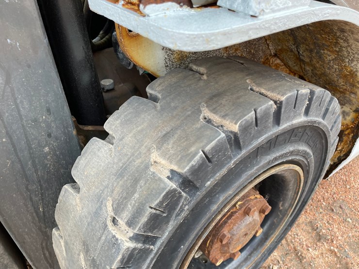 #1162-•-unicarriers-3,450-lbs-lp-forklift-image-19