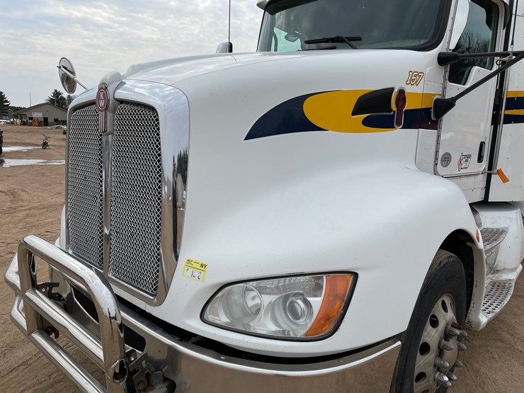2016-kenworth-t660-image-10