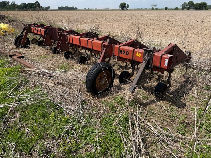 case-ih-1820-image-1
