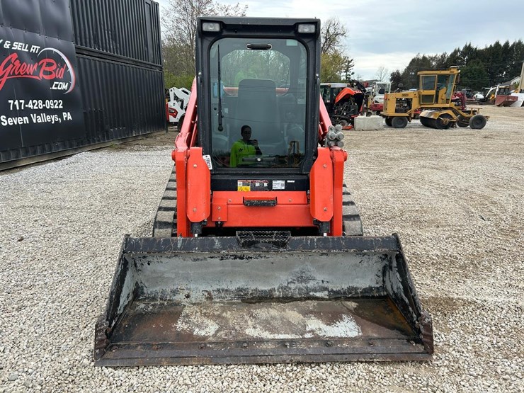 2021-kubota-svl75-2-skid-steer-loader-image-7