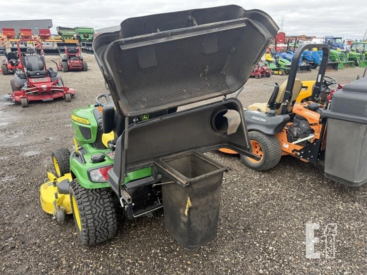 2017-john-deere-x738-image-21