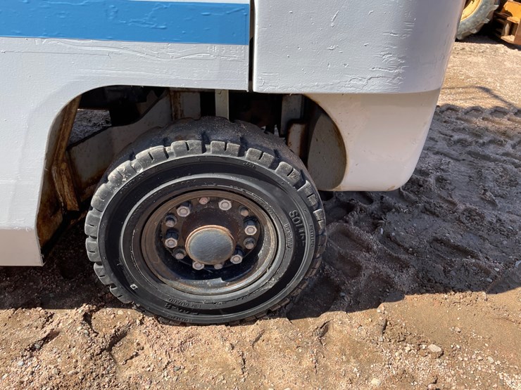 #1133-•-unicarriers-lp-forklift-image-32