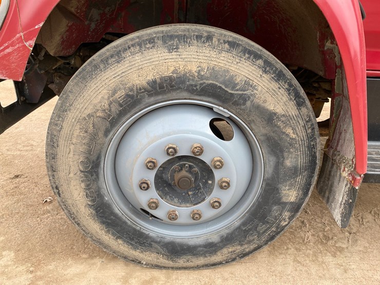 1995-ford-f700-image-12