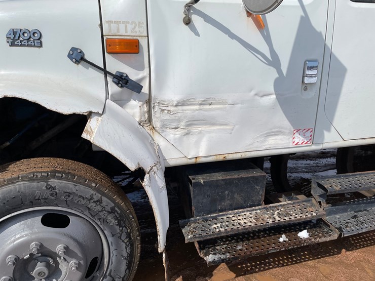 2002-international-4700-image-14