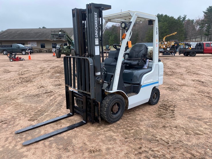#1167-•-unicarriers-3,250lb-lp-forklift-image-1
