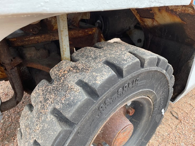 #1164-•-unicarriers-3,450-lbs-lp-forklift-image-33