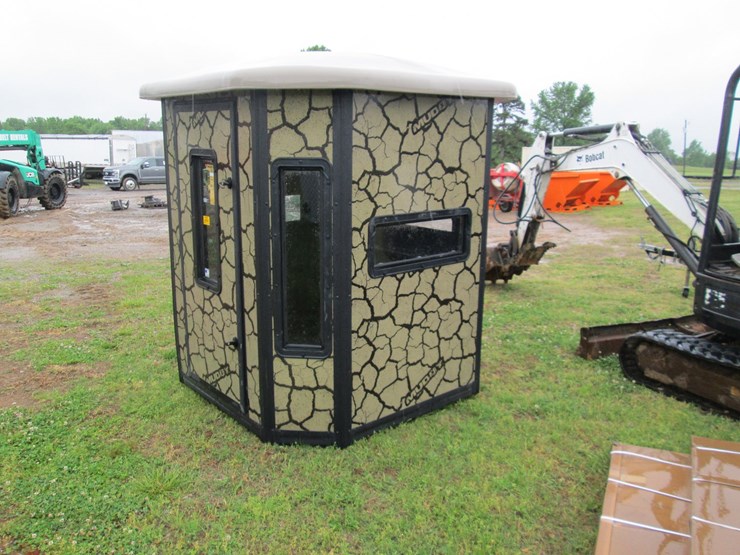 #5255-•-unused-muddy-bull-hunting-blind-w/10'-tower-image-4